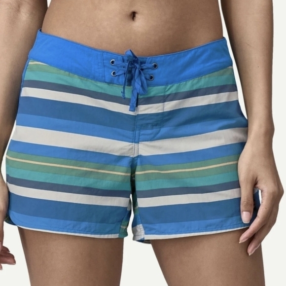 Patagonia Pants - Patagonia Women's Wavefarer Boardshorts - 5"